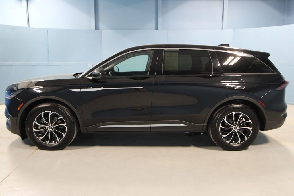 Used 2024 Lincoln Nautilus Premier image 30