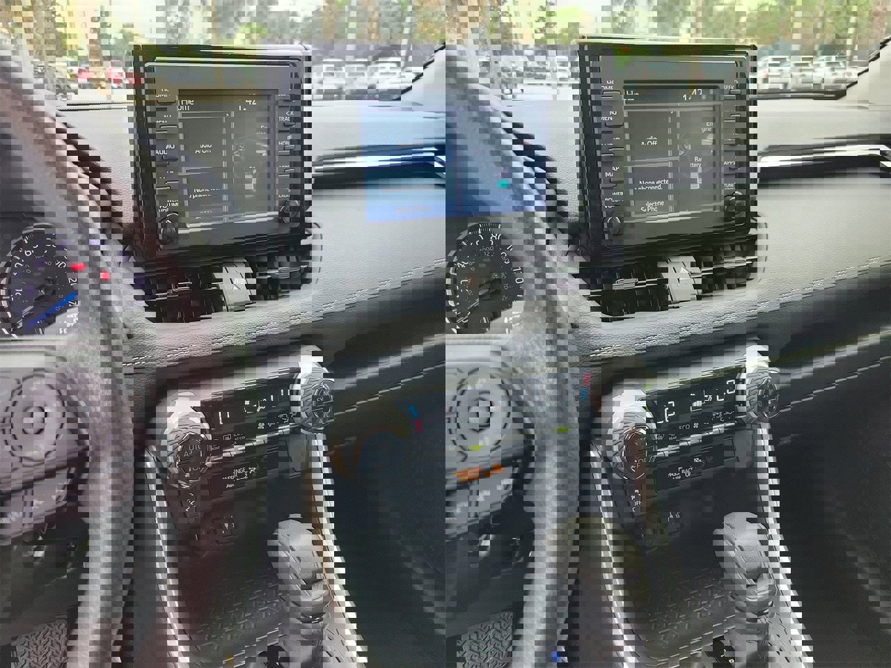 Used 2019 Toyota RAV4 LE image 23