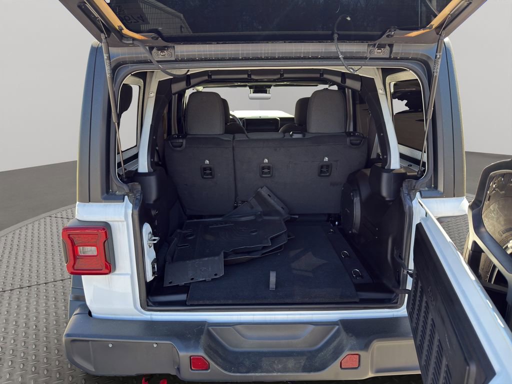 Used 2024 Jeep Wrangler Unlimited Rubicon w/ Dual Top Group AWD/4WD image 9