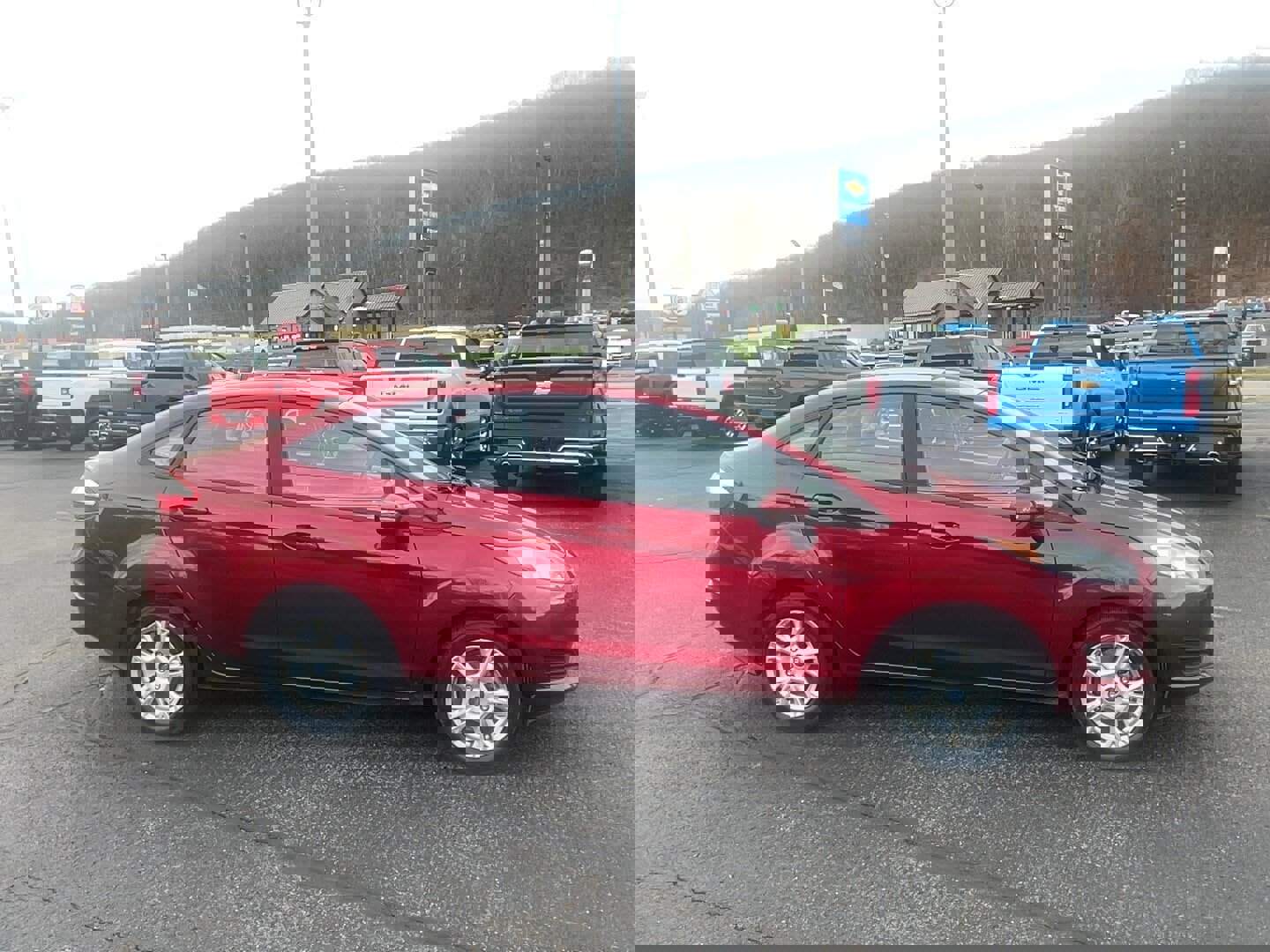 Used 2015 Ford Fiesta SE w/ Comfort Package image 3