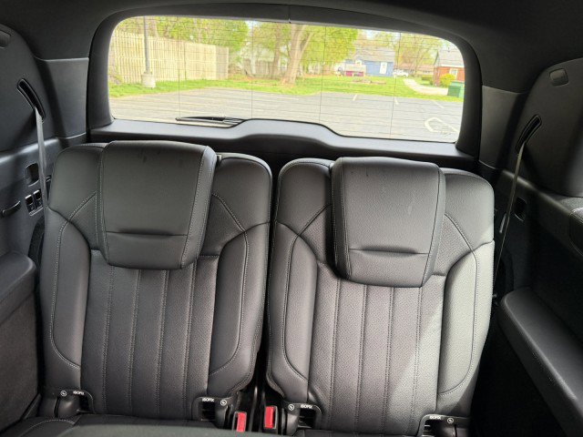 Used 2017 Mercedes-Benz GLS 450 4MATIC image 25