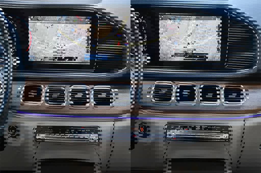 Used 2022 Mercedes-Benz GLE 350 4MATIC w/ Premium Package image 12