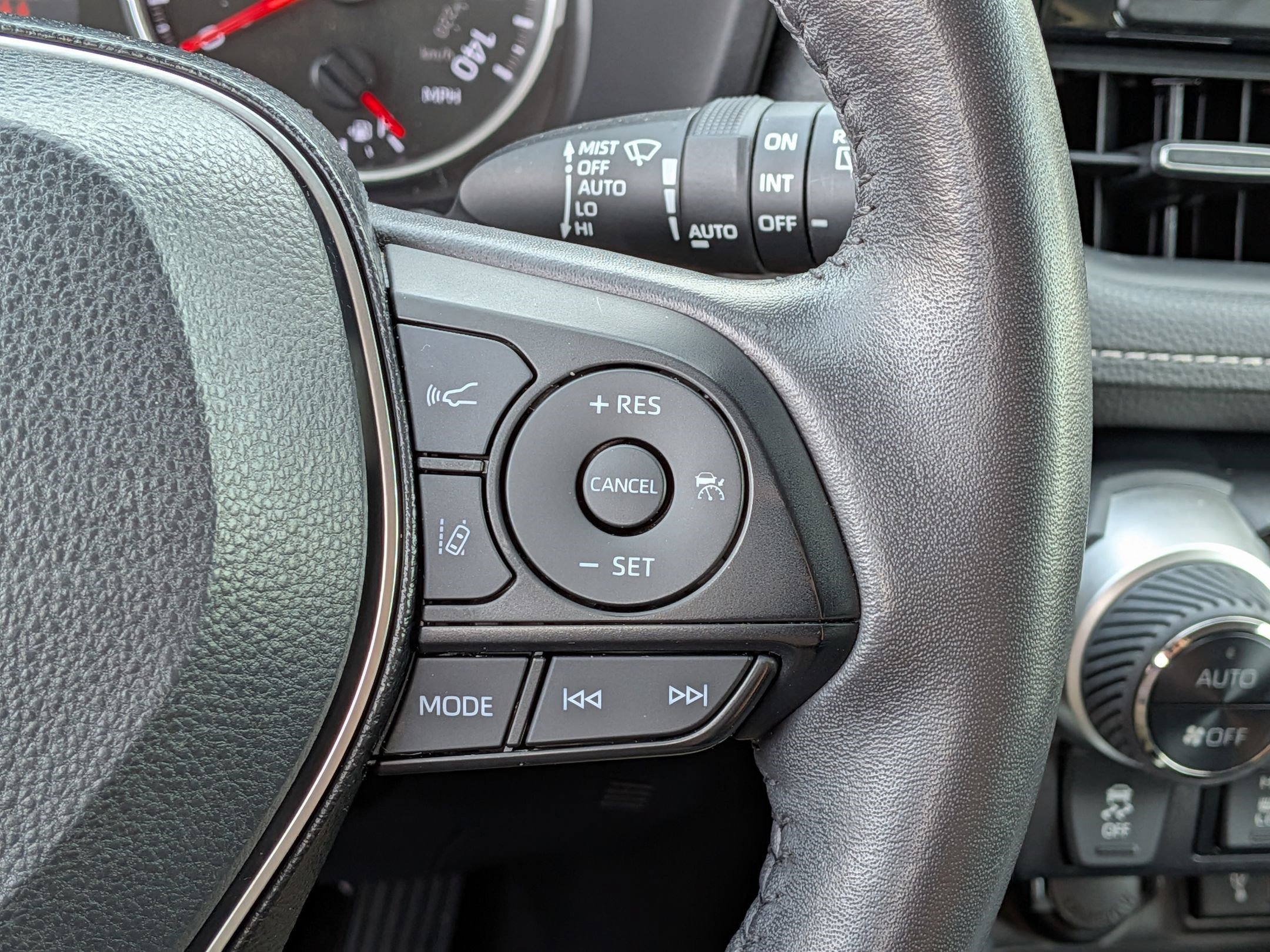 Used 2020 Toyota RAV4 XLE Premium image 21