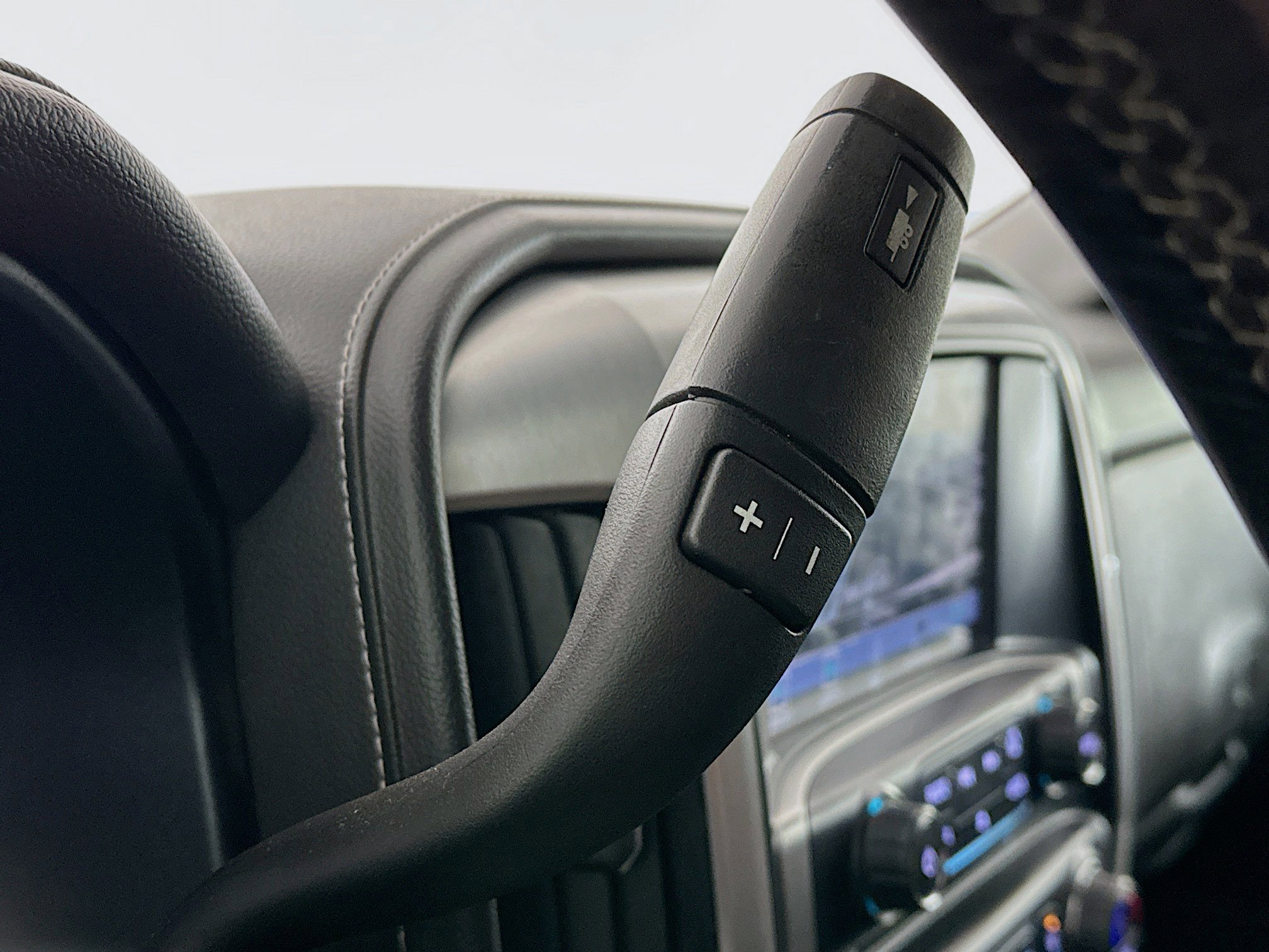 Used 2018 GMC Sierra 1500 SLT image 25