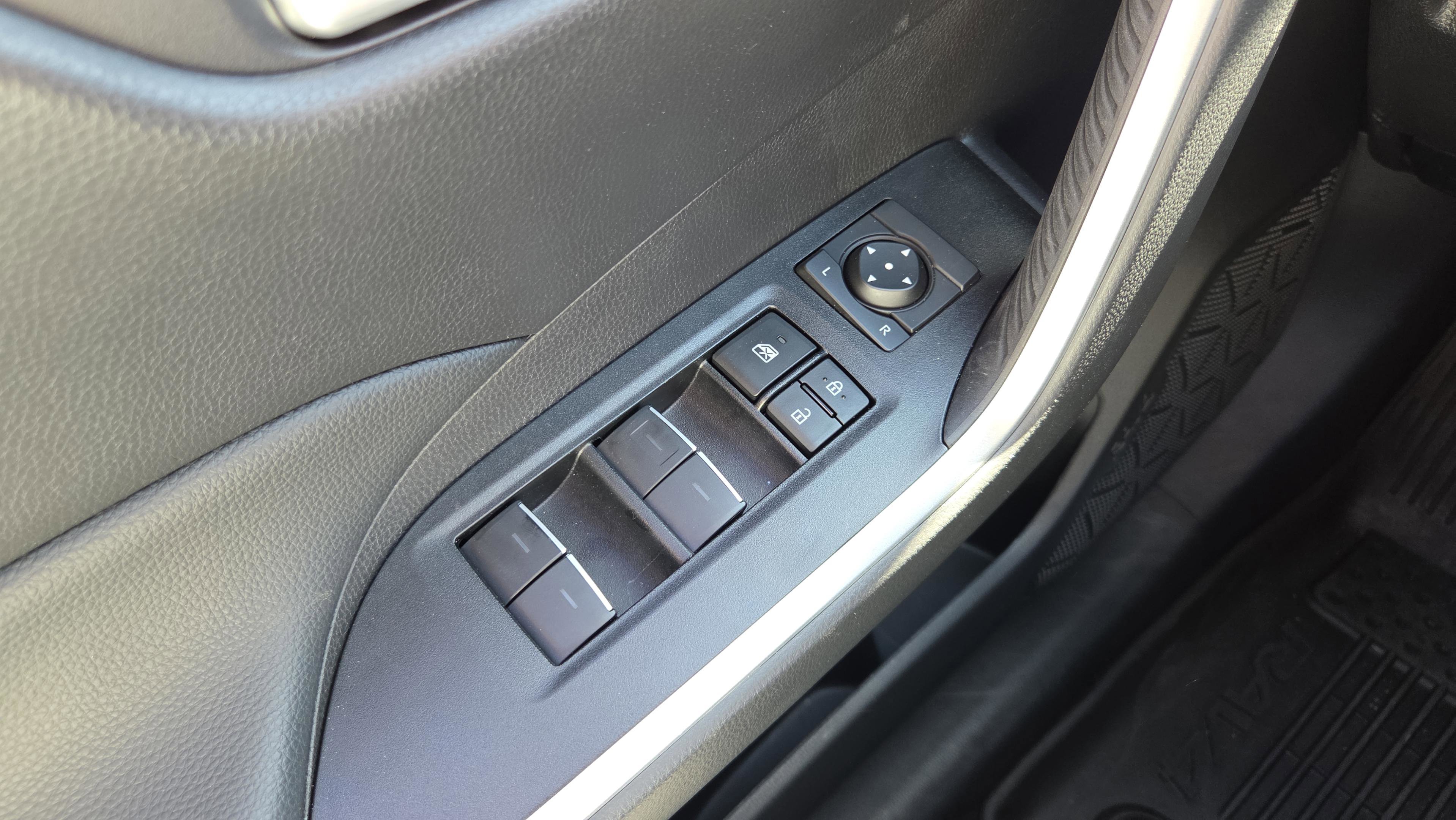 Certified 2025 Toyota RAV4 XLE Premium image 23