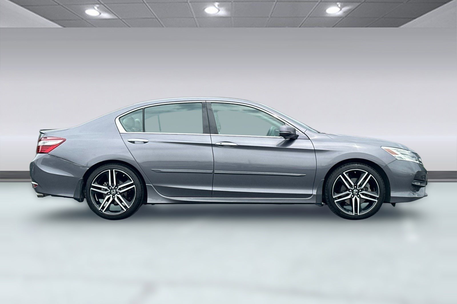 Used 2017 Honda Accord Touring image 8