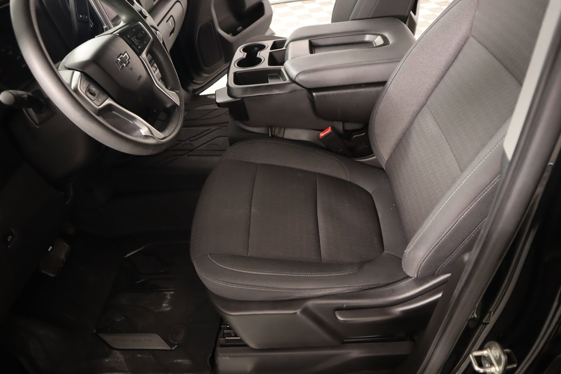 Used 2020 Chevrolet Silverado 1500 RST w/ RST Value Package image 10