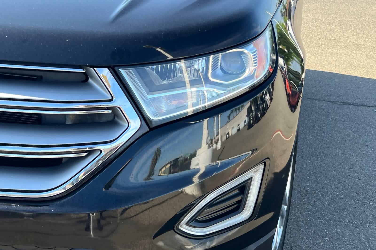 Used 2018 Ford Edge Titanium FWD image 11