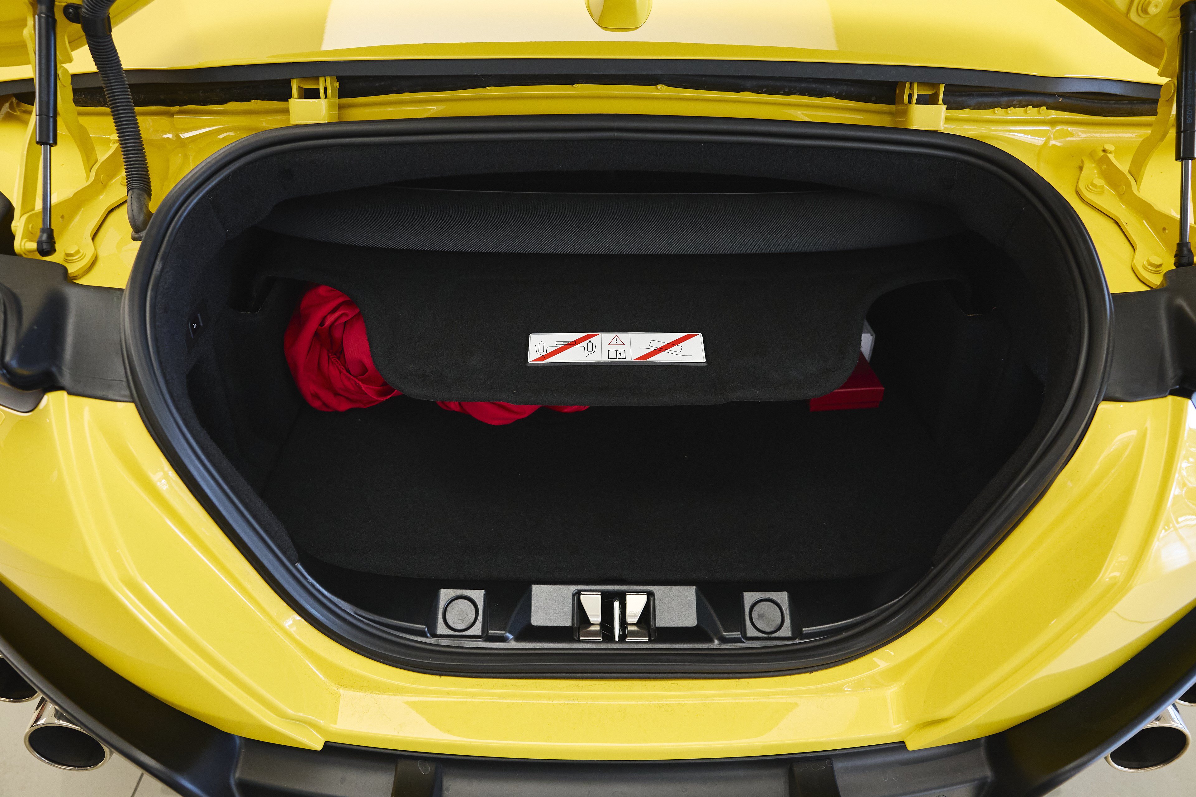 Used 2025 Ferrari Roma Spider RWD image 40