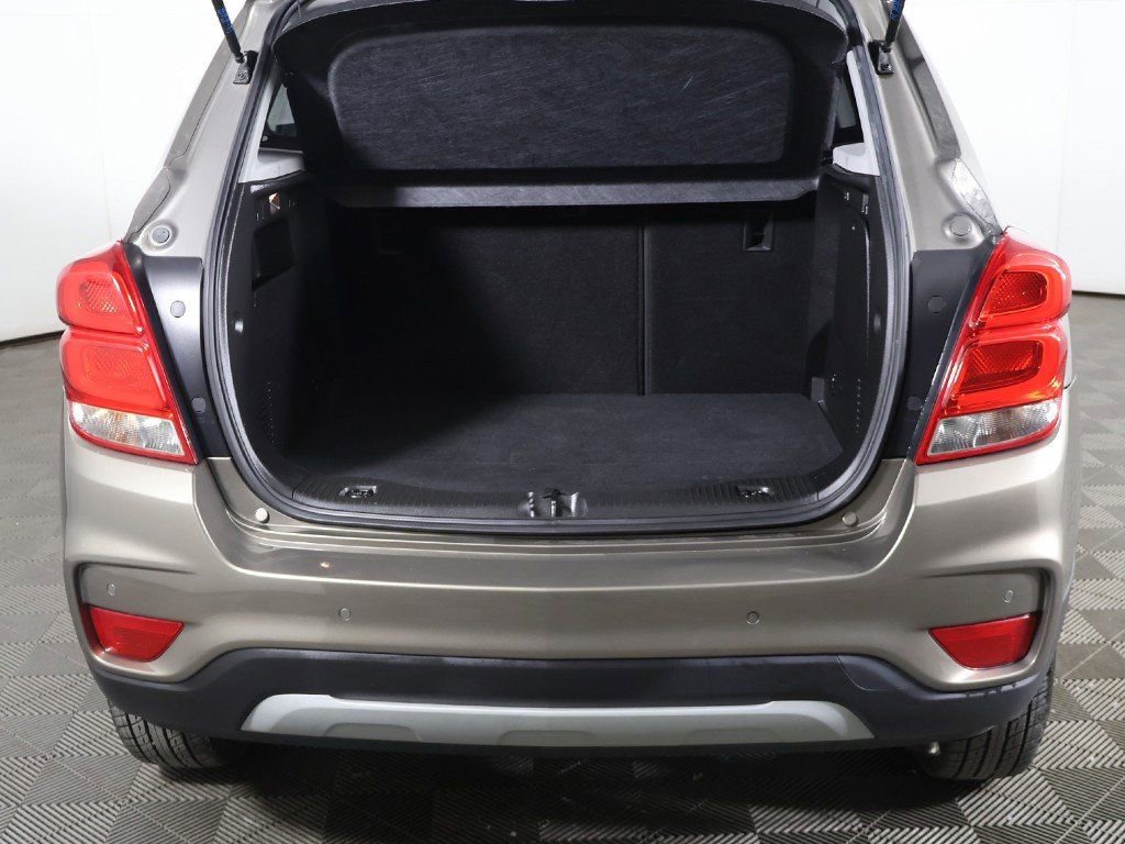 Used 2020 Chevrolet Trax LT w/ Driver Confidence Package image 12