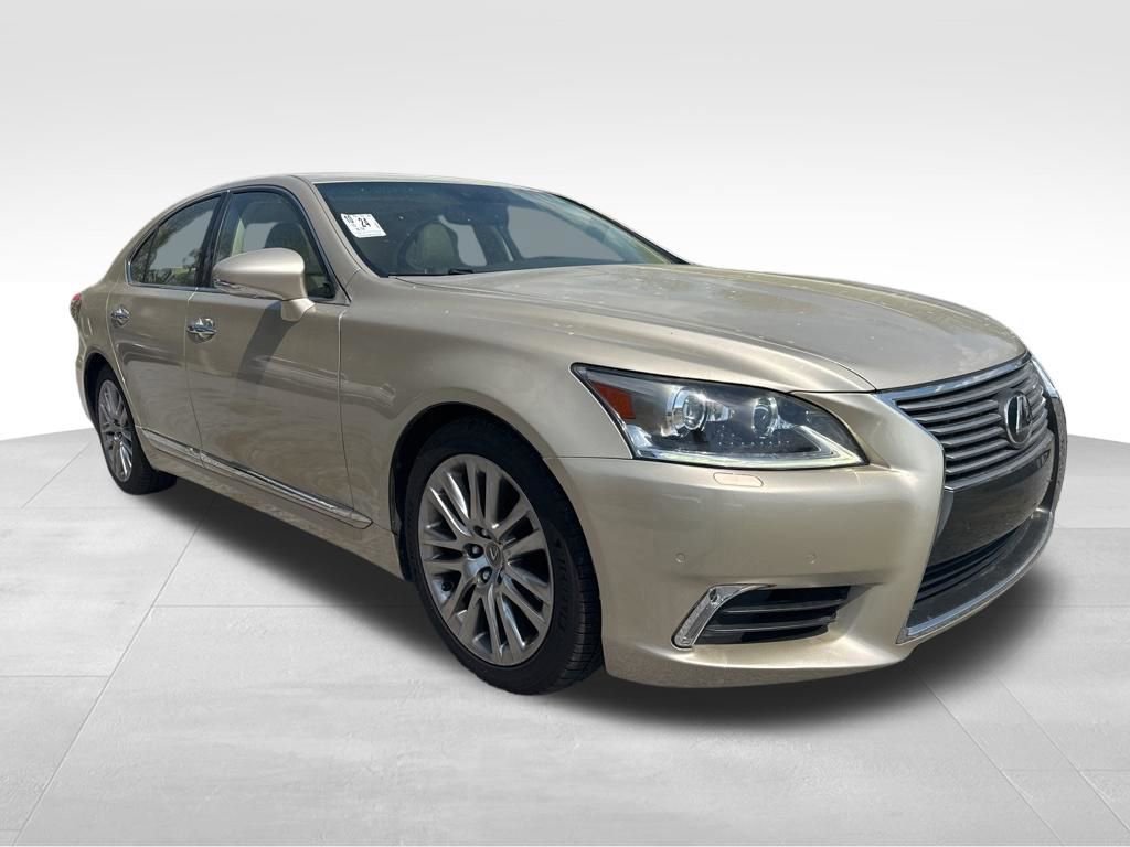 Used 2015 Lexus LS 460 w/ Comfort Package image 10