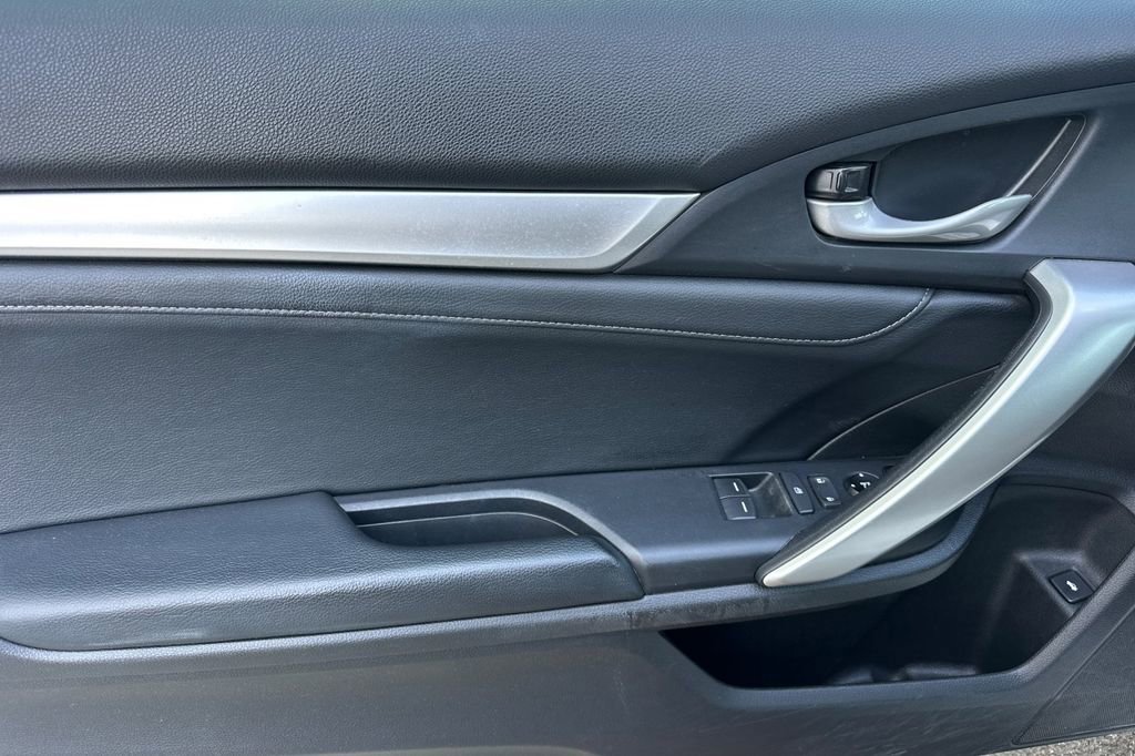 Used 2020 Honda Civic Touring image 10