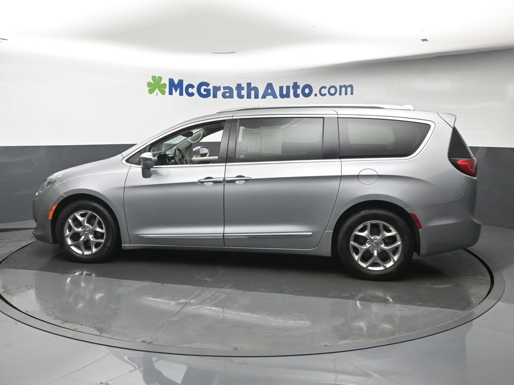Used 2018 Chrysler Pacifica Limited FWD image 29