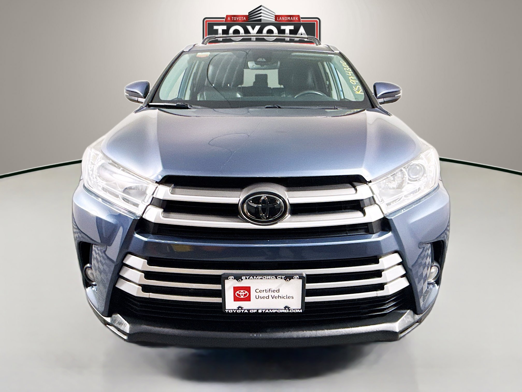 Certified 2019 Toyota Highlander XLE AWD/4WD image 2