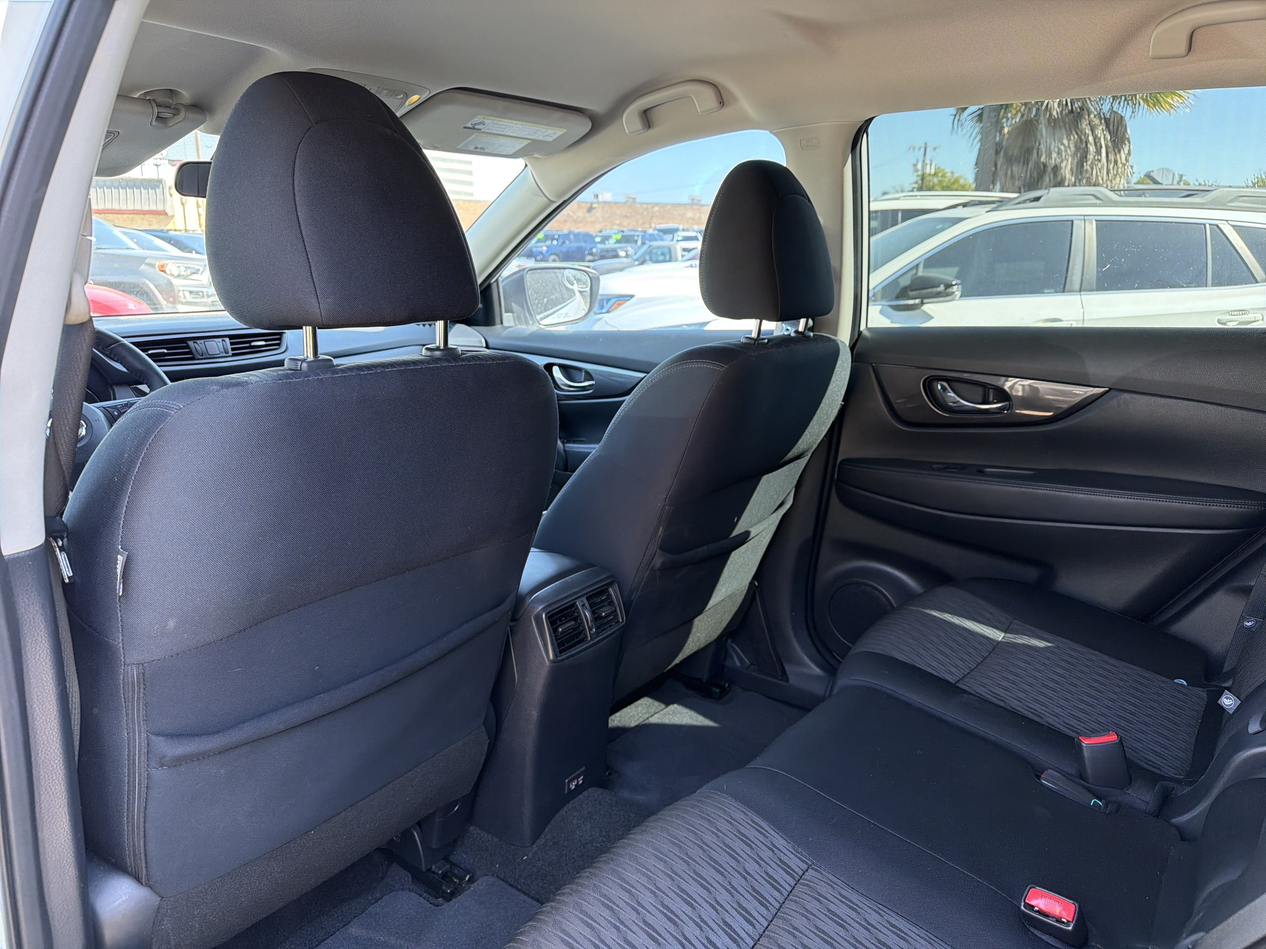 Used 2020 Nissan Rogue SV w/ Premium Package FWD image 25