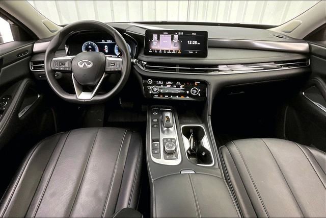 Certified 2025 INFINITI QX60 Luxe w/ Vision Package image 16