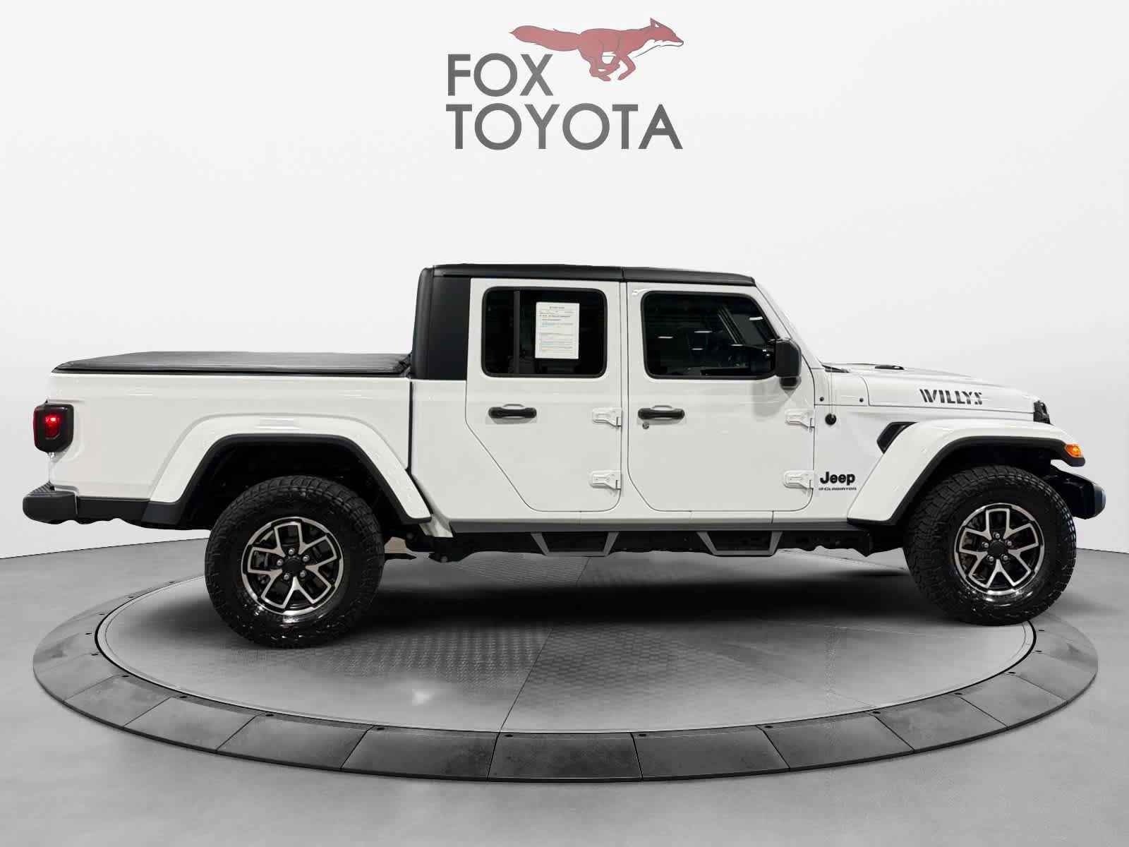 Used 2023 Jeep Gladiator Sport AWD/4WD image 7