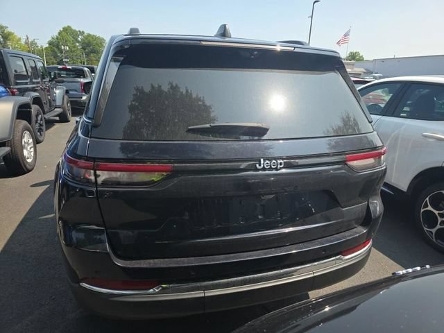 Used 2023 Jeep Grand Cherokee 4WD 4xe w/ Luxury Tech Group II image 13