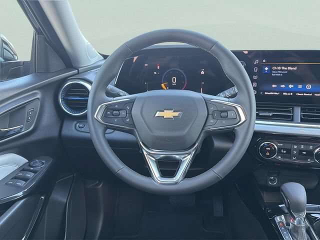 Used 2026 Chevrolet Trax LT w/ LT Convenience Package FWD image 8