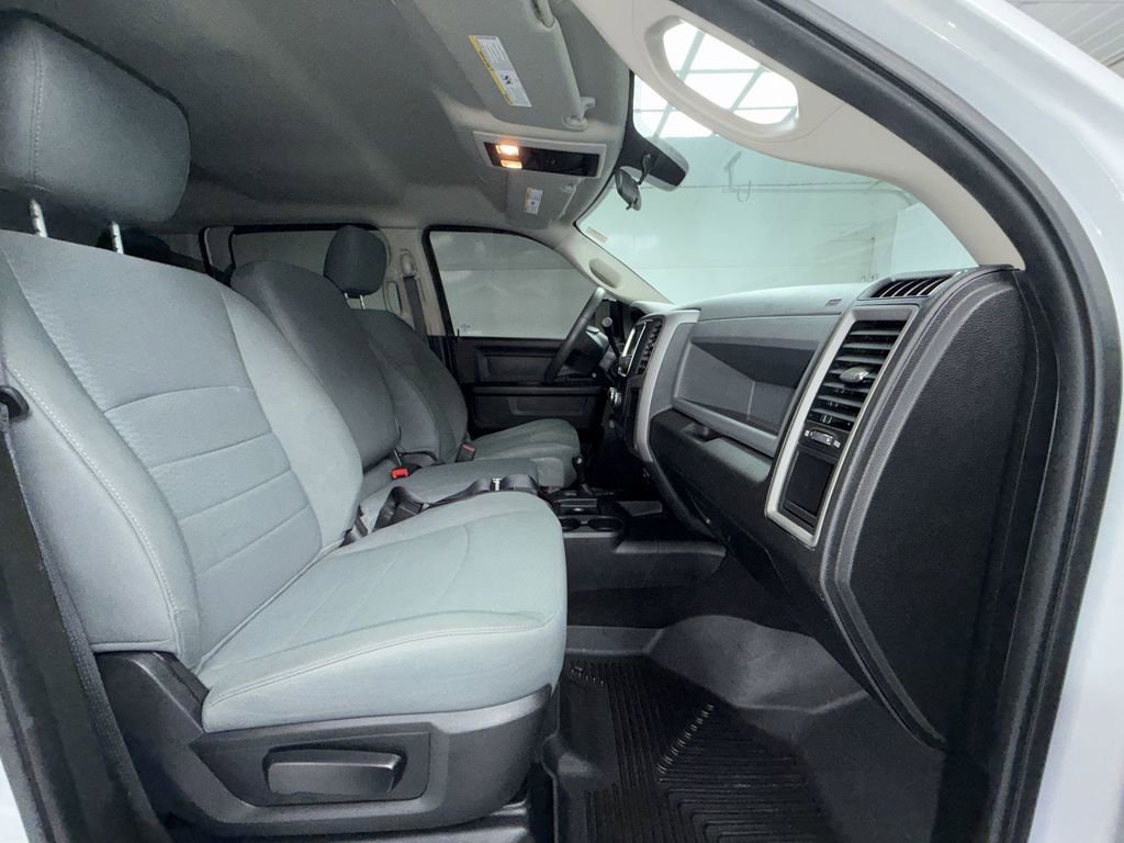 Used 2018 RAM 2500 Tradesman w/ Chrome Appearance Group AWD/4WD image 11