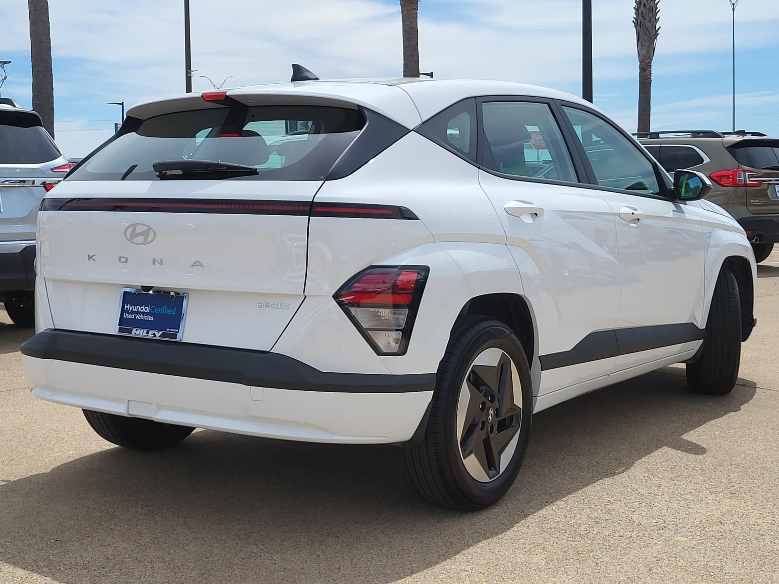 Certified 2025 Hyundai Kona SE image 4