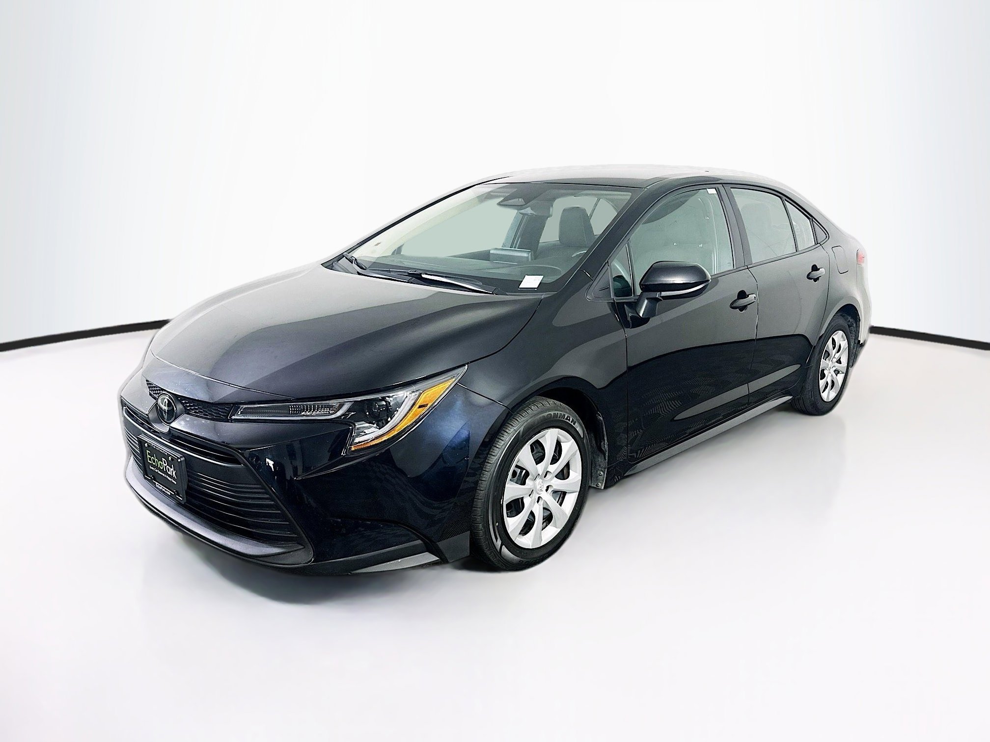Used 2024 Toyota Corolla LE image 3