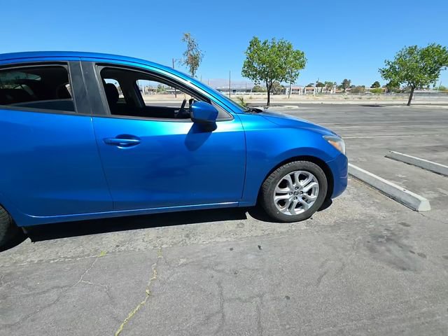 Used 2016 Scion iA FWD image 4