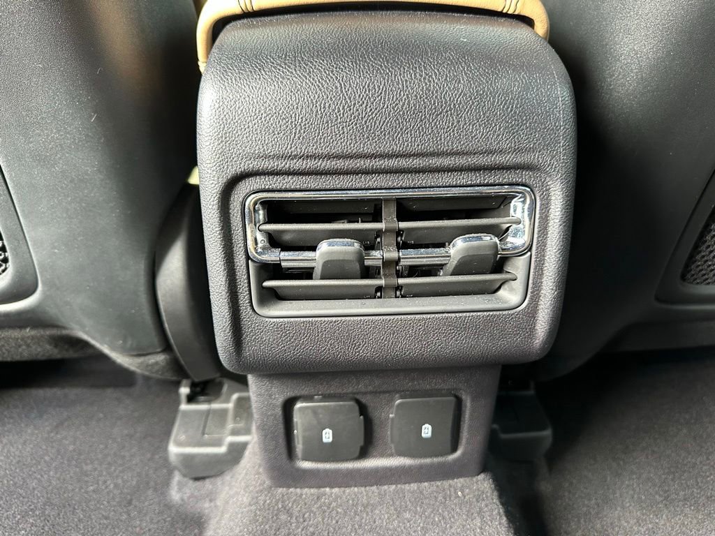 Used 2023 Lincoln Corsair Reserve FWD image 32