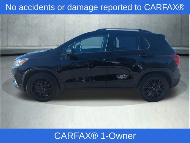 Used 2022 Chevrolet Trax LT w/ Midnight Edition image 2