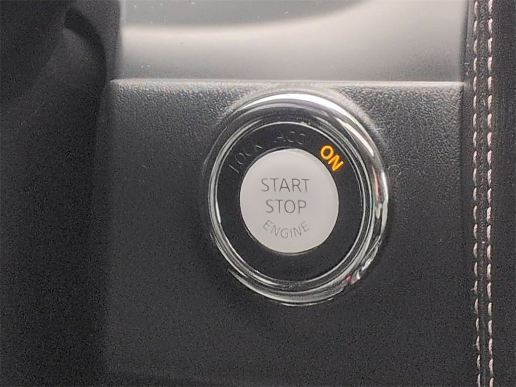 Used 2021 Nissan Armada Platinum image 16