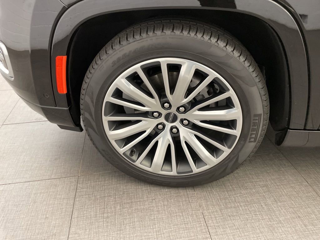 New 2025 Jeep Wagoneer Series II AWD/4WD image 10