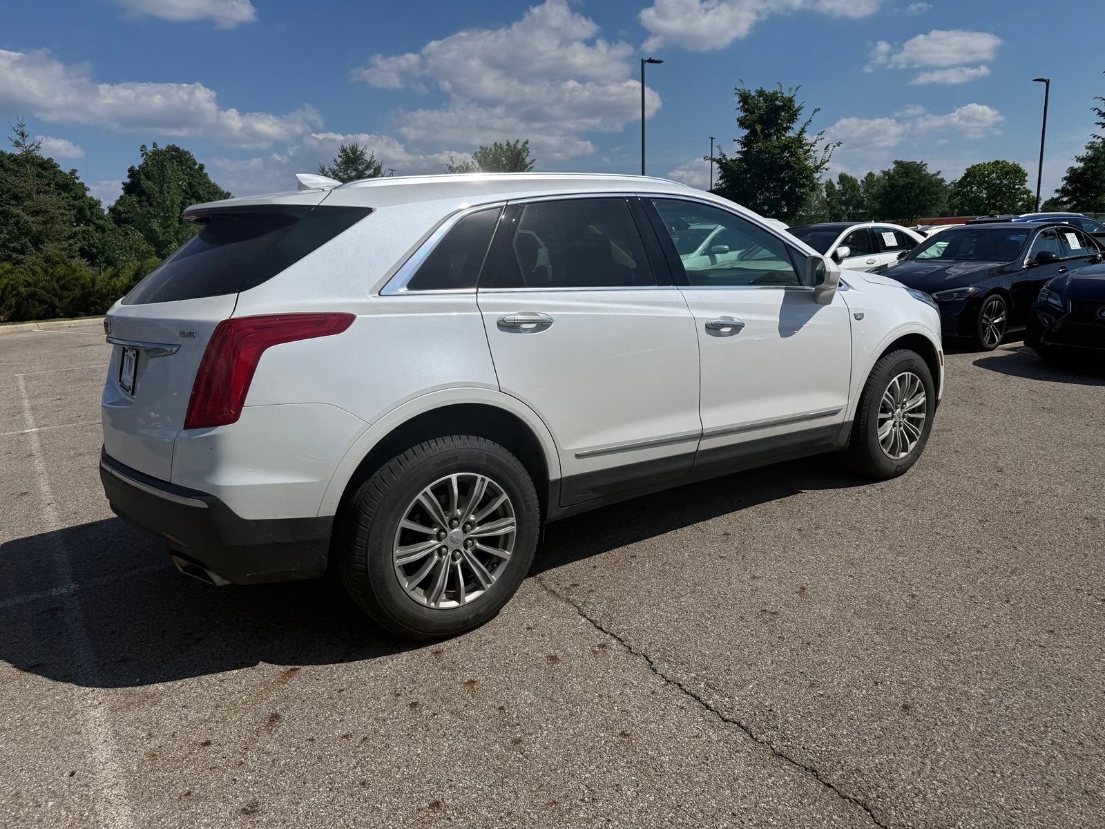Used 2017 Cadillac XT5 Luxury FWD image 5