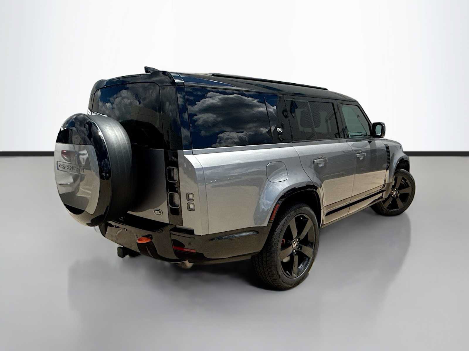 Certified 2023 Land Rover Defender 130 X AWD/4WD image 3