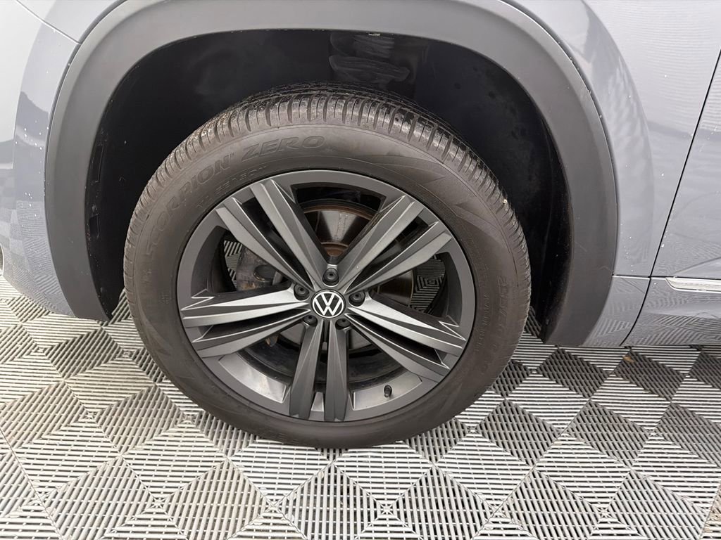 Used 2021 Volkswagen Atlas Cross Sport SE w/ Panoramic Sunroof Package image 12