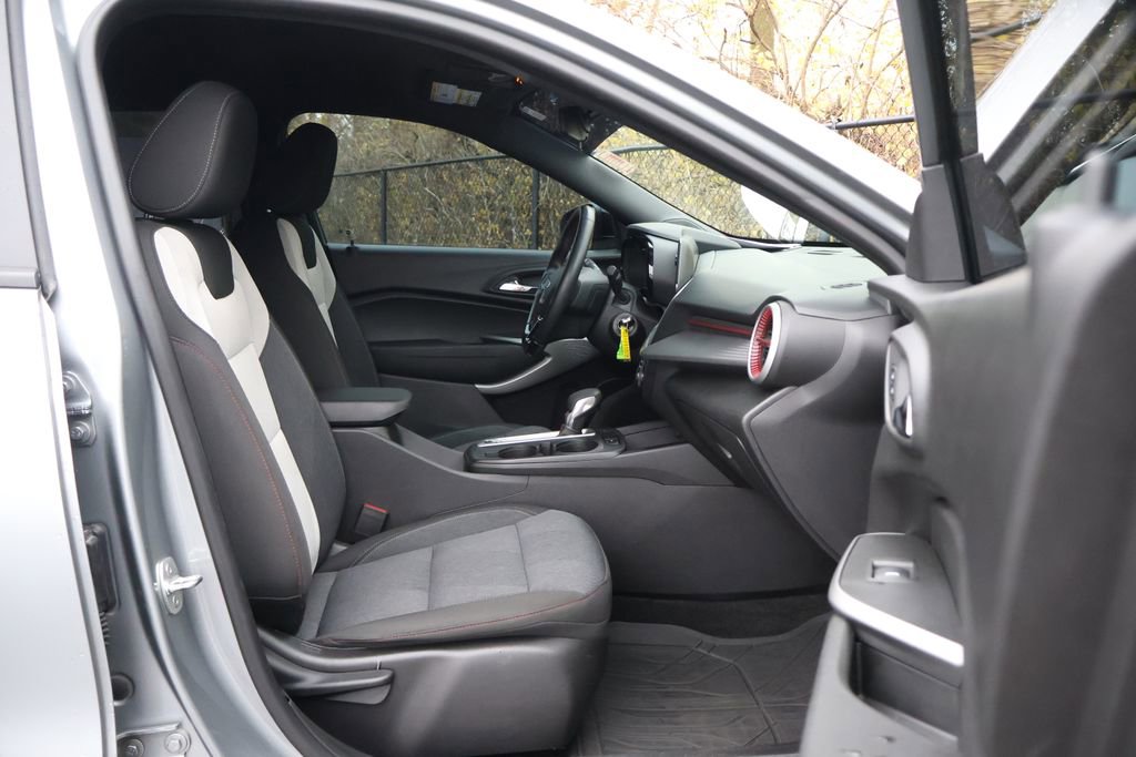 Used 2024 Chevrolet Trax RS image 39