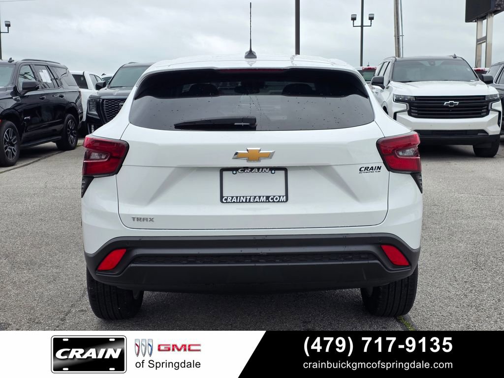 Used 2025 Chevrolet Trax LS w/ LS Convenience Package FWD image 6