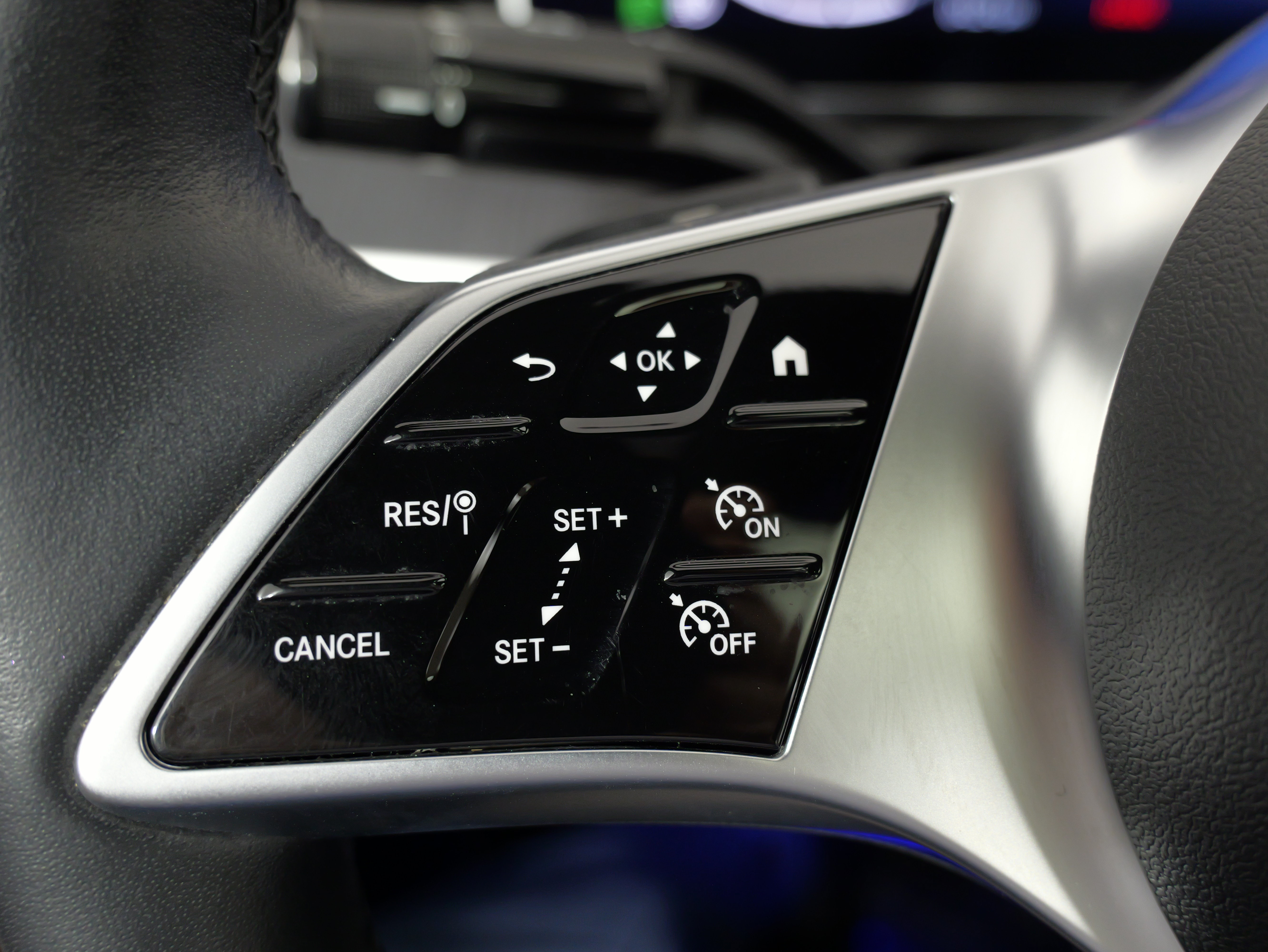 Used 2022 Mercedes-Benz C 300 4MATIC Sedan image 37