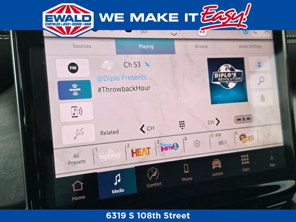 New 2025 Jeep Grand Cherokee L Limited w/ Black Appearance Package image 5