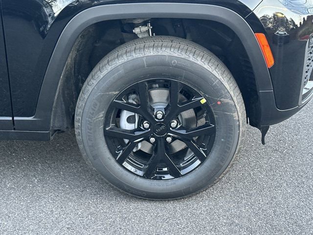 New 2026 Jeep Grand Cherokee Altitude RWD image 13