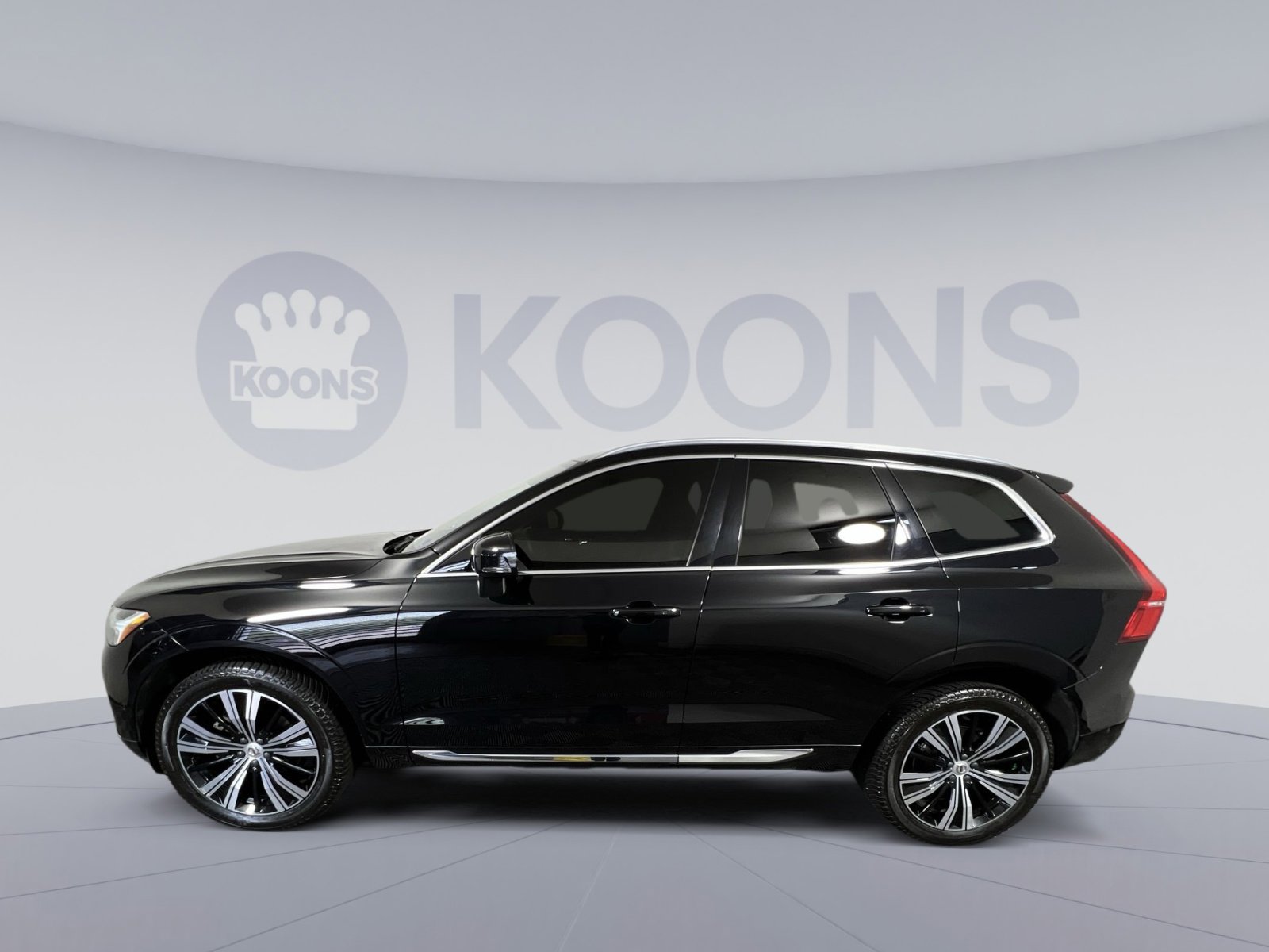 Used 2023 Volvo XC60 B5 Plus AWD/4WD image 7