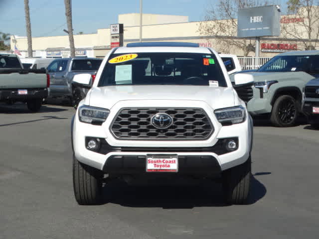 Used 2023 Toyota Tacoma TRD Off-Road w/ TRD Premium Off Road Package image 3