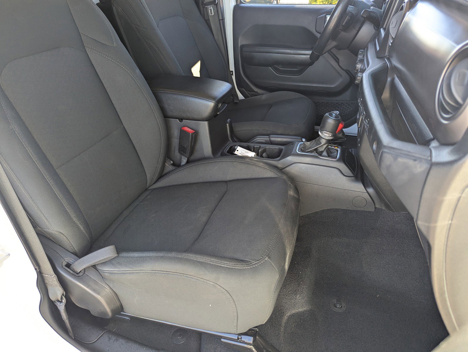 Used 2020 Jeep Wrangler Unlimited Sport image 12