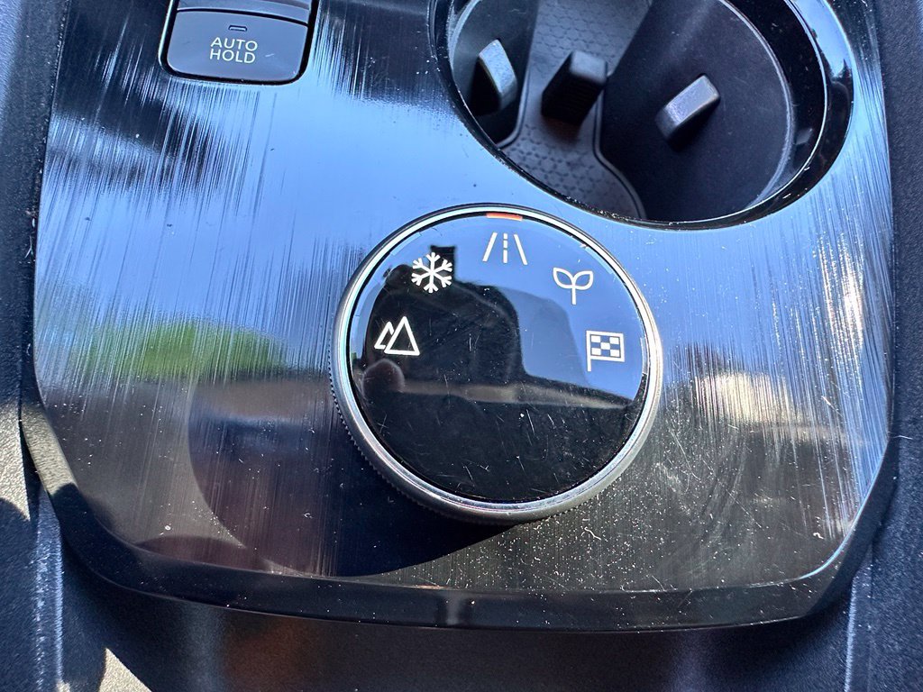 Used 2023 Nissan Rogue S AWD/4WD image 34