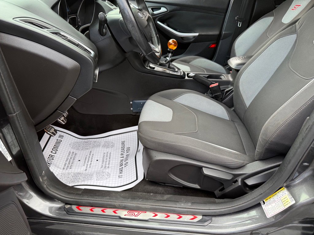 Used 2017 Ford Focus ST image 38