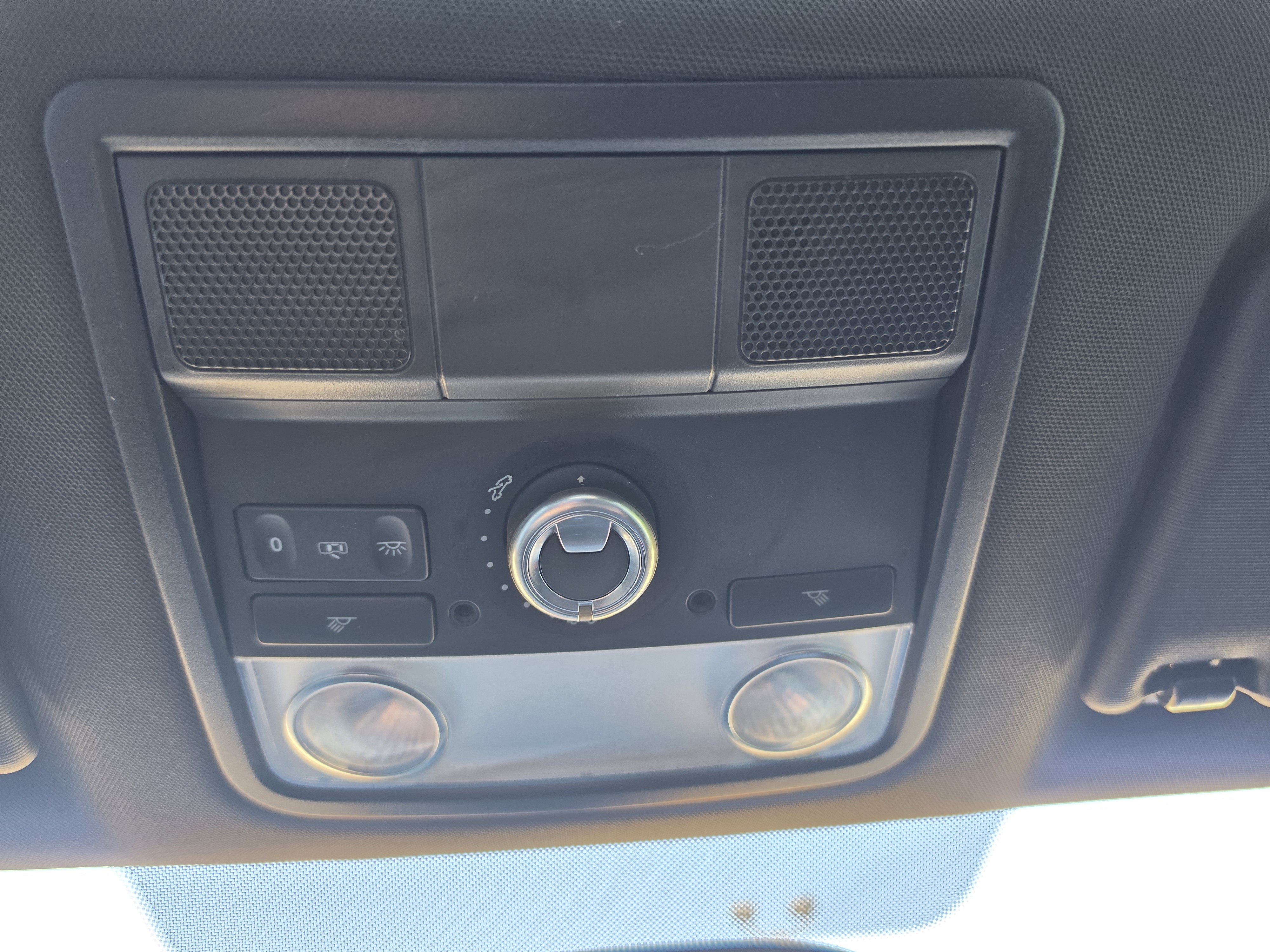 Used 2013 Volkswagen Beetle Turbo FWD image 32