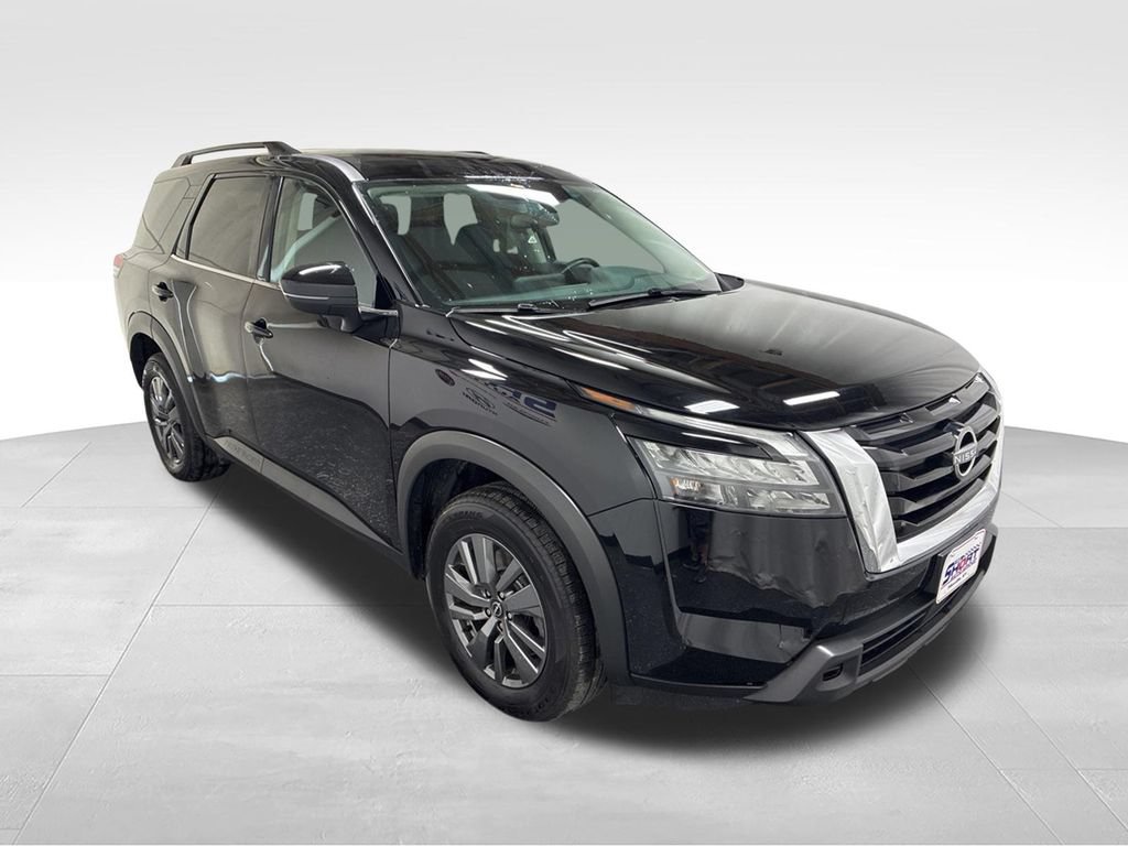 Used 2025 Nissan Pathfinder SV AWD/4WD image 3