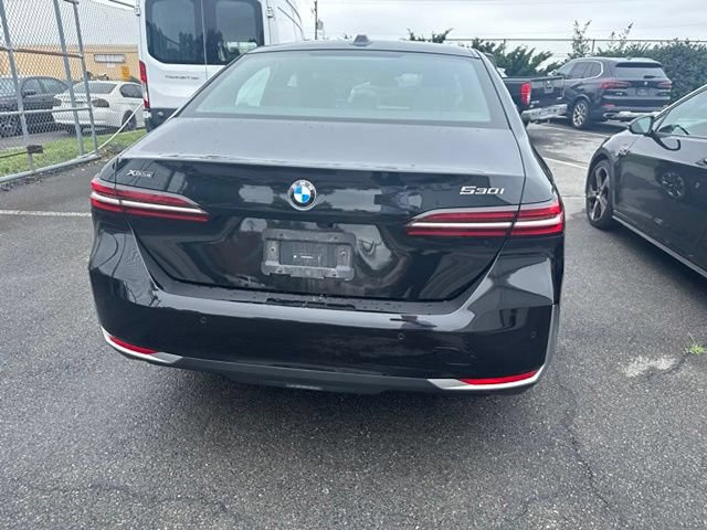 Used 2024 BMW 530i xDrive w/ Premium Package AWD/4WD image 10