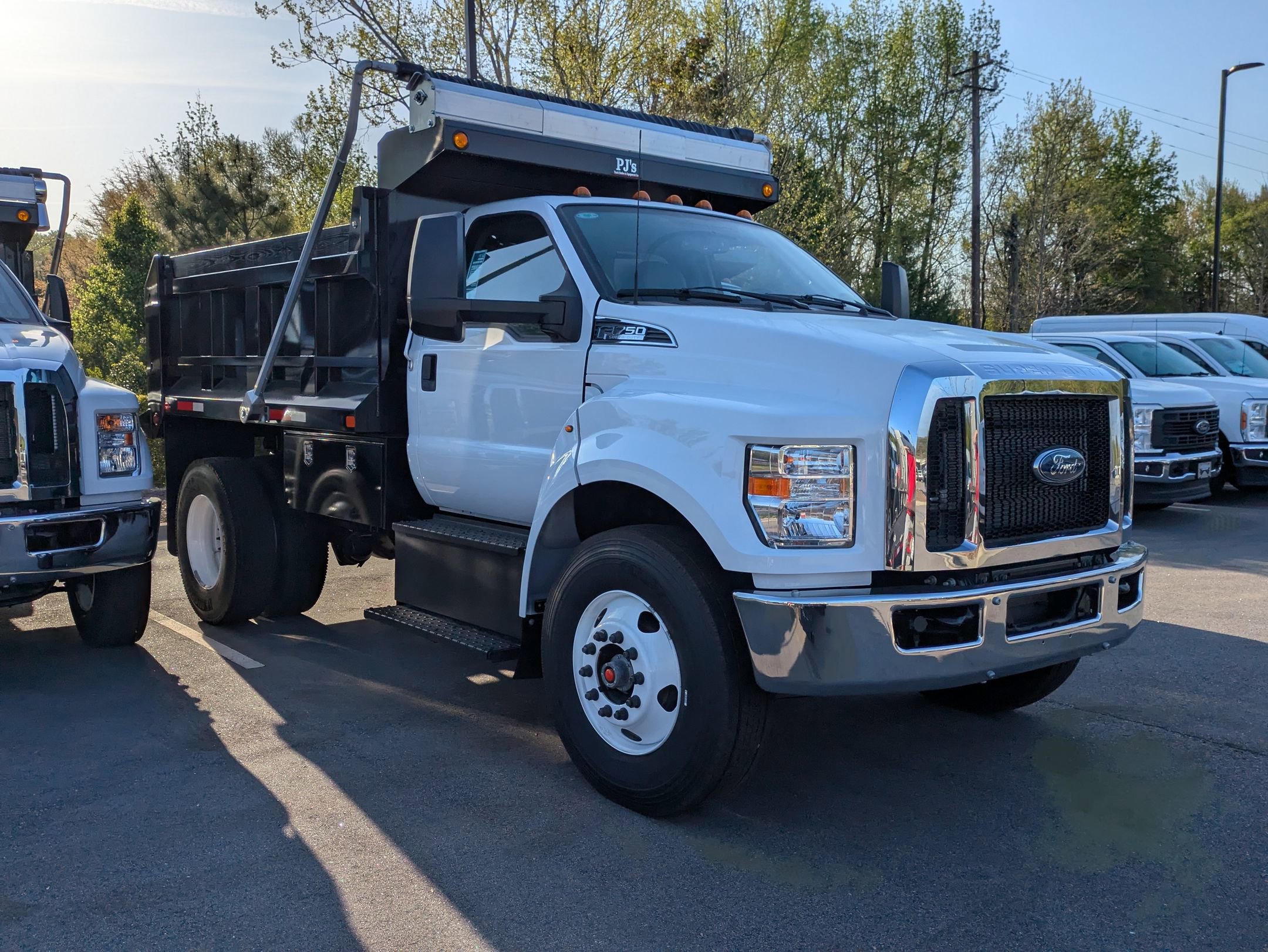 New 2027 Ford F750 2WD Regular Cab Super Duty image 2