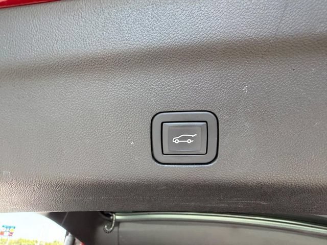 Used 2023 GMC Yukon AT4 w/ AT4 Premium Package AWD/4WD image 8