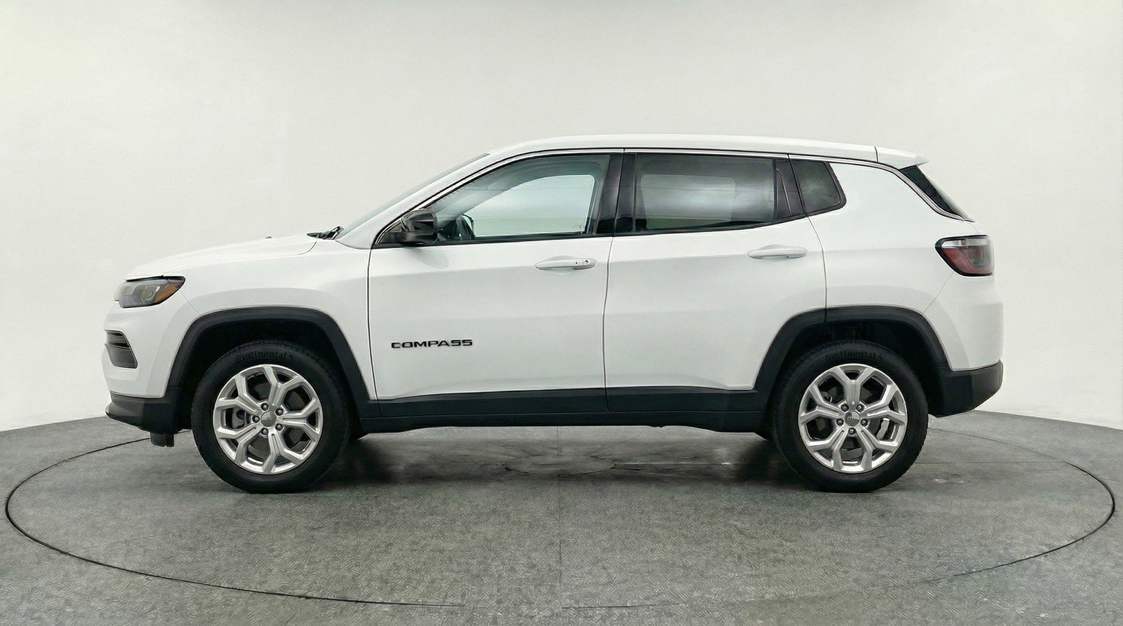 Used 2025 Jeep Compass Latitude image 5